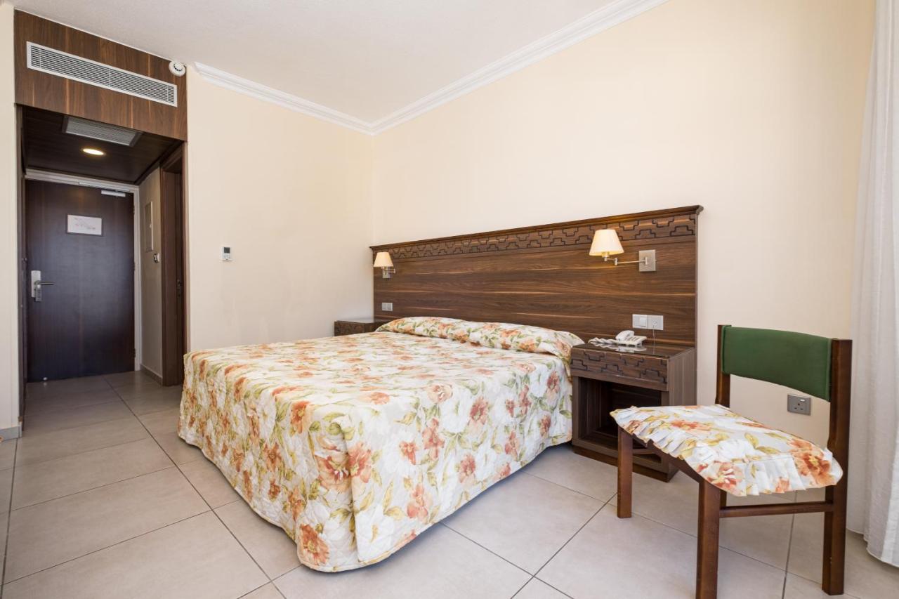פרוטאראס Anais Bay Hotel מראה חיצוני תמונה