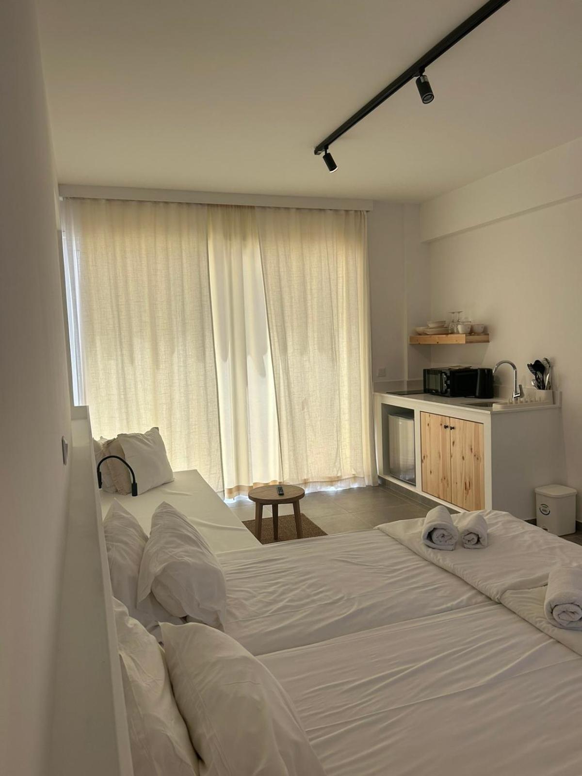 פרוטאראס Anais Bay Hotel מראה חיצוני תמונה